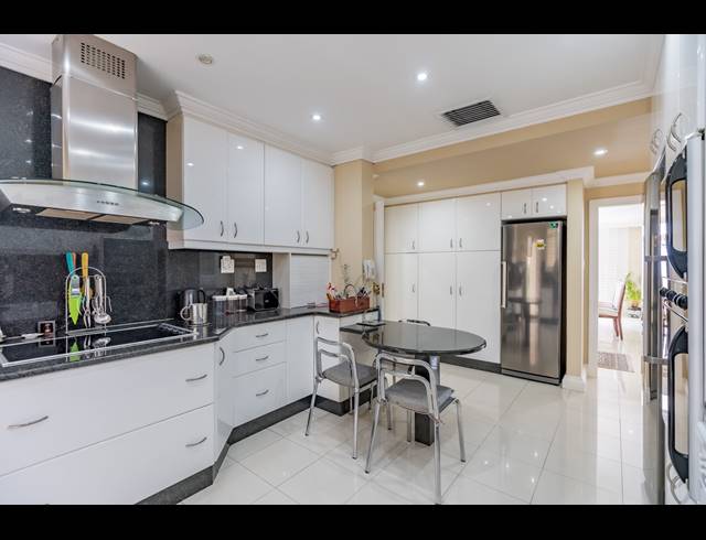 3 BEDROOM APARTMENT FOR SALE IN MORNINGSIDE